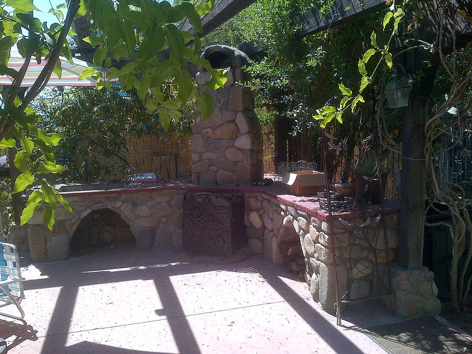 2nd image of 319 Raymond St