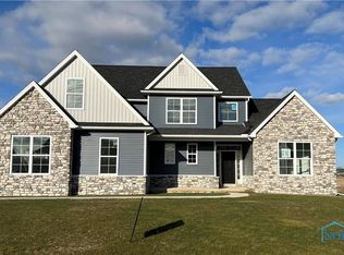 1027 Stoneleigh Rd, Perrysburg, OH 43551