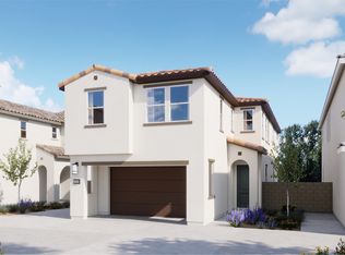 2038 Pyrenes Pl, Santa Paula, CA 93060