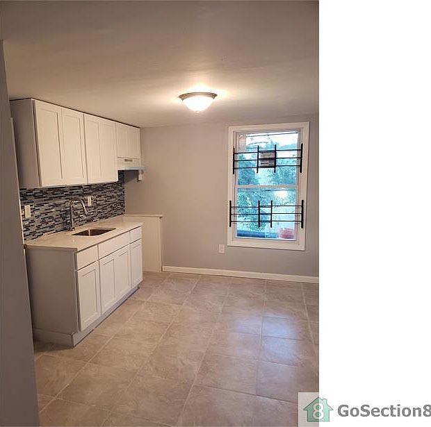 1st image of 648 S 11th St Floor 2