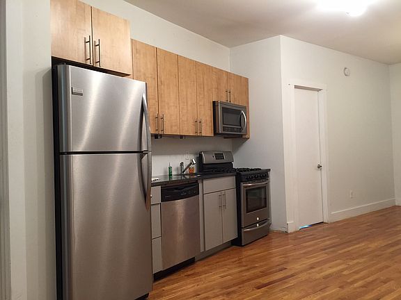 3rd image of 101 Jefferson Ave APT 2P