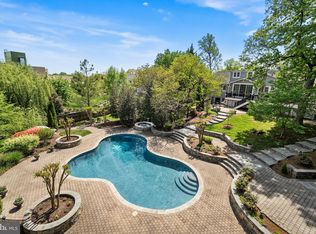 1211 Janneys Ln, Alexandria, VA 22302