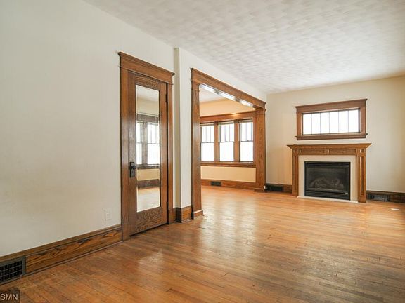 3rd image of 754 Hawthorne Ave E