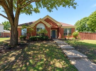 1922 Sunrise Trl, Lewisville, TX 75067