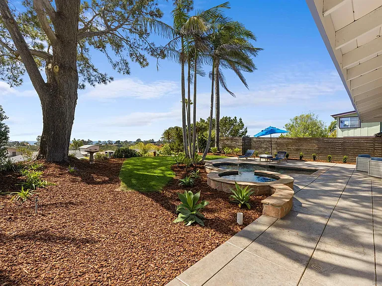 14186 Half Moon Bay Dr — Photo 31