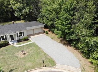 412 Hawthorne Dr, Statesville, NC 28677