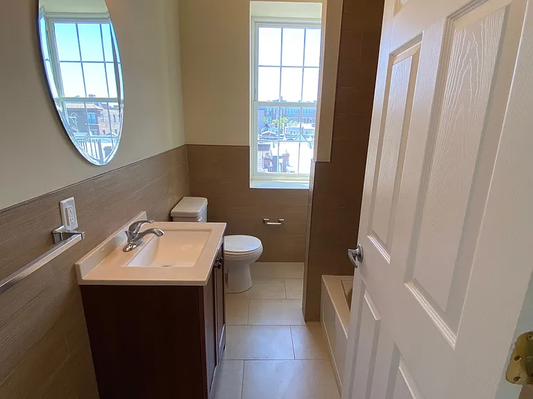 4724 Chestnut St #1R — Photo 1