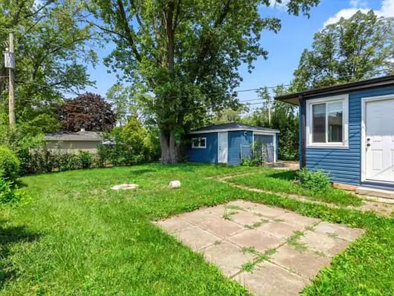3rd image of 362 Marion Ct