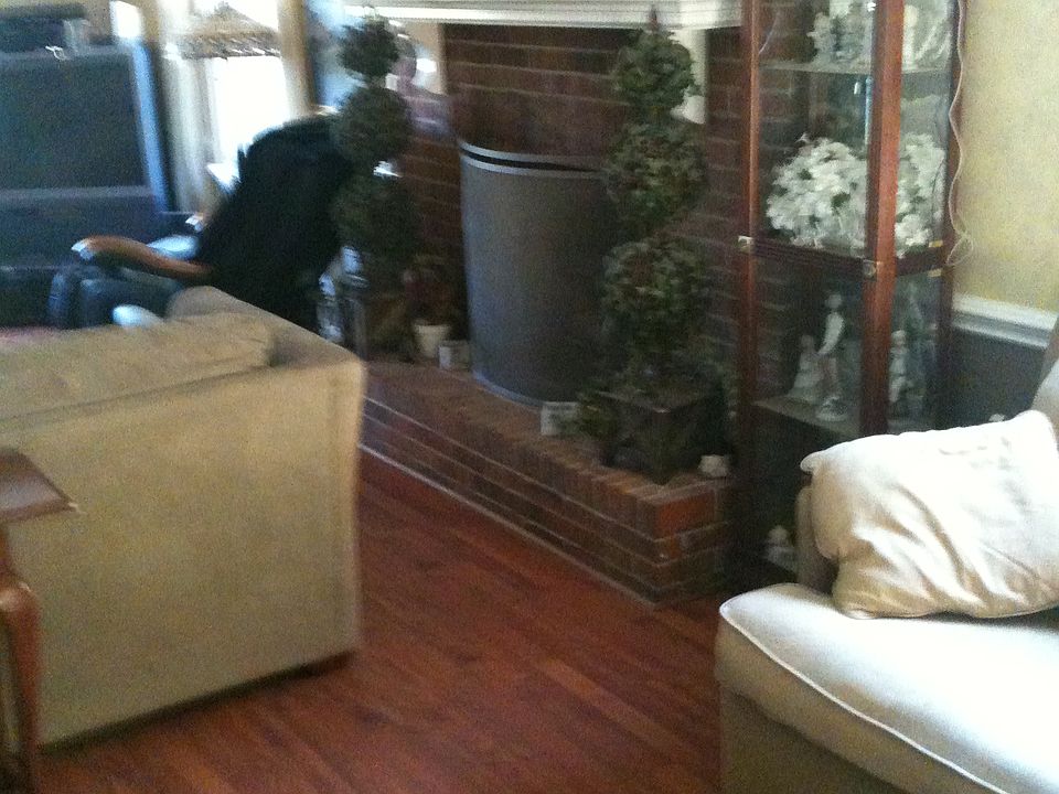 2nd image of 212 Meadow Ln
