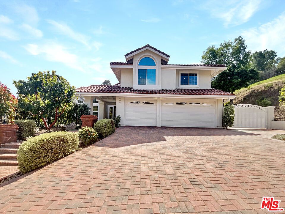 1st image of 698 Lynnmere Dr