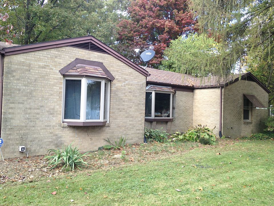 Front of house facing road