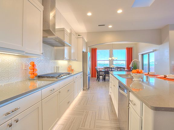 Kitchen - Tiffany Petroglyph Estates