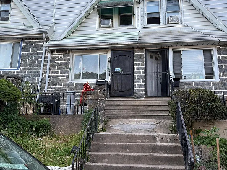 444 Timberlake Rd — Photo 1