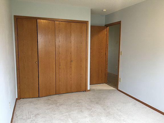 5th image of 806 Remington Dr