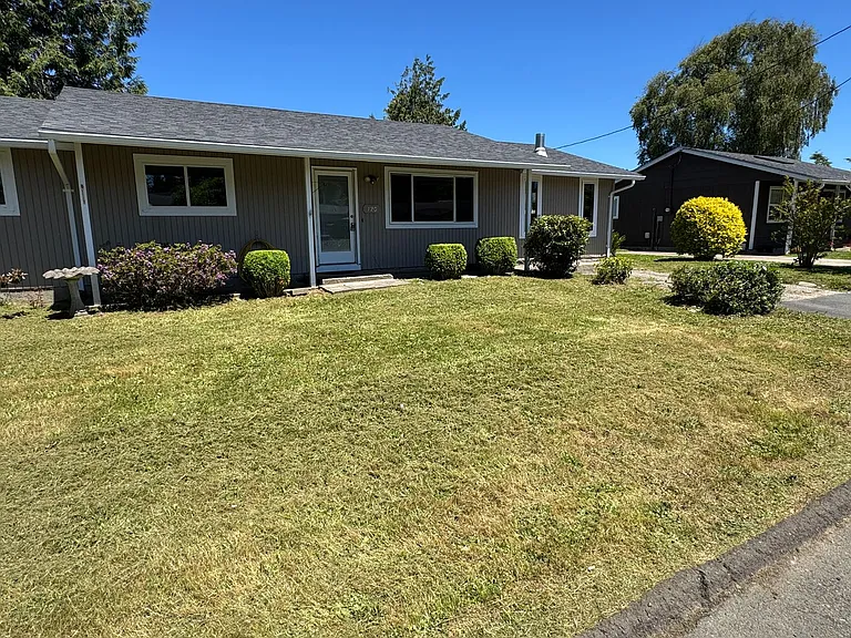 120 SE Salmon St — Photo 2