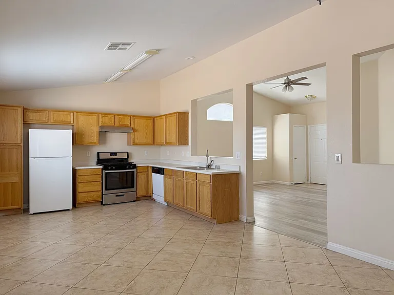 3320 Park Town St — Photo 13