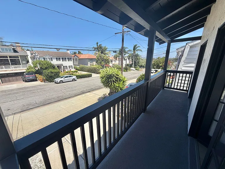 408 Larsson St — Photo 12