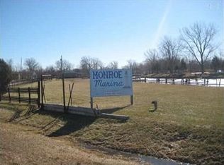 6647 Waters Edge Dr, Monroe, MI 48161