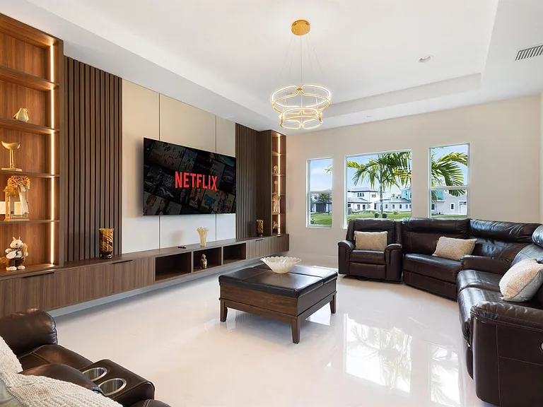 9124 Coral Isles Cir — Photo 30