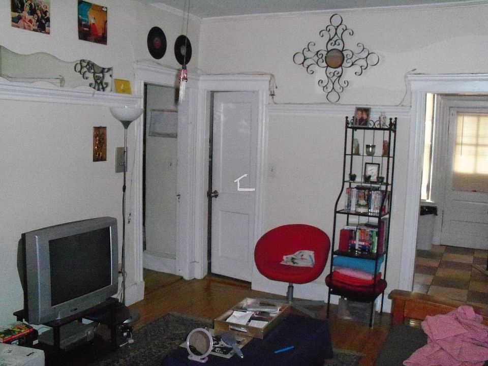 2nd image of 44 Gordon St #2A