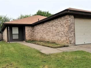 6702 S Creek Dr, Fort Worth, TX 76133