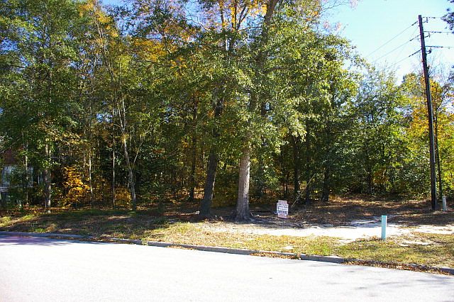1st image of Huron Dr