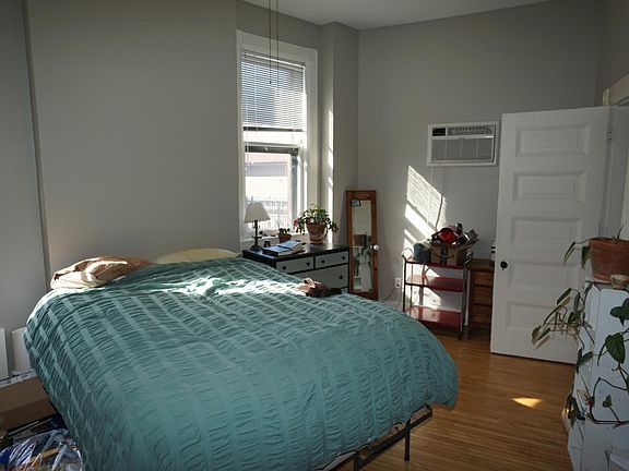 4th image of 123 Nina St APT 2