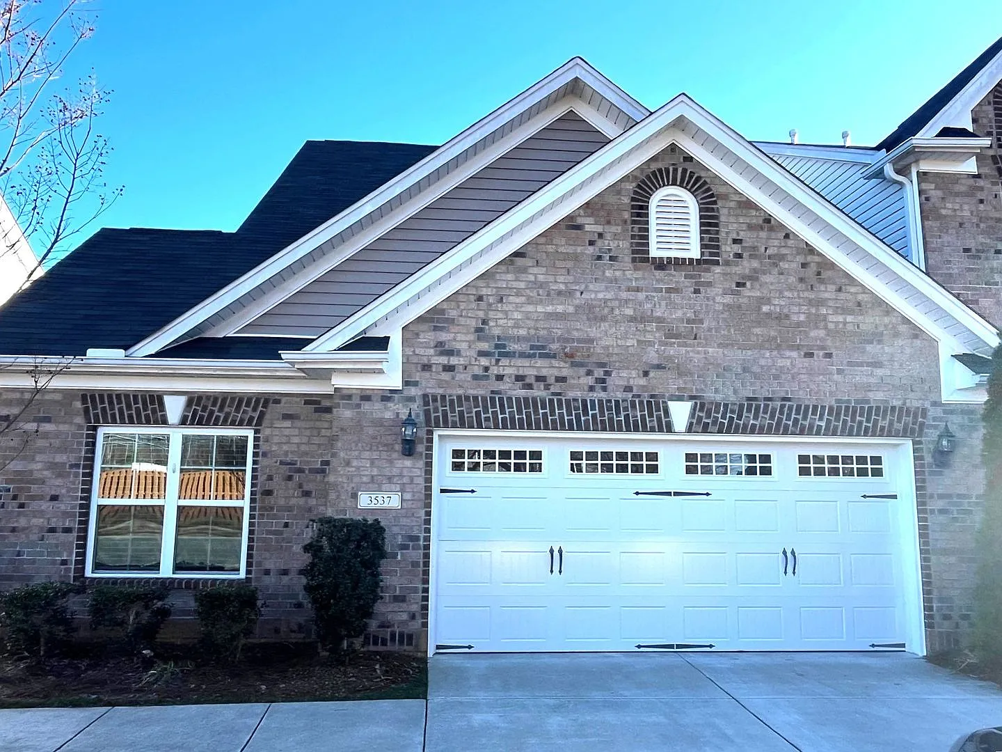Beautiful townhome in High Point — Photo 1