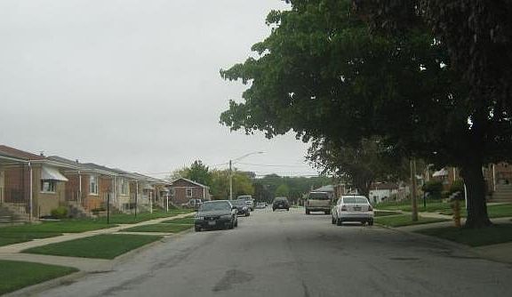 3rd image of 547 Hoxie Ave