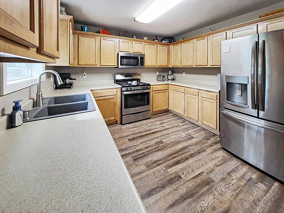 3rd image of 34 Richwood Trl