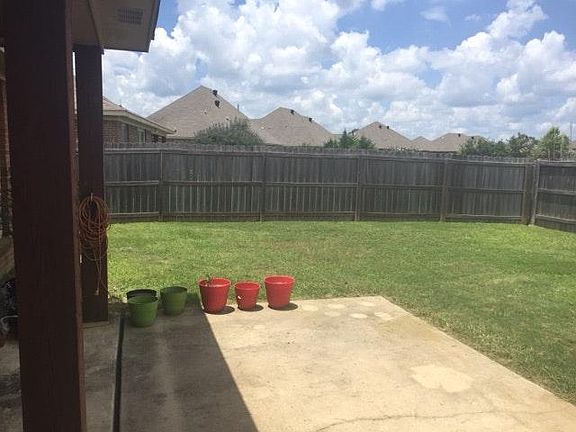 Back yd view from patio