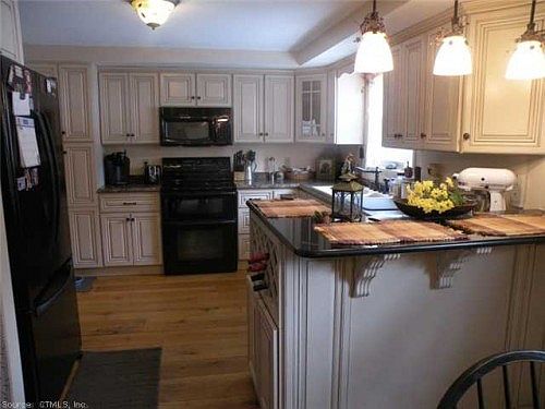 2nd image of 98 Windham Rd