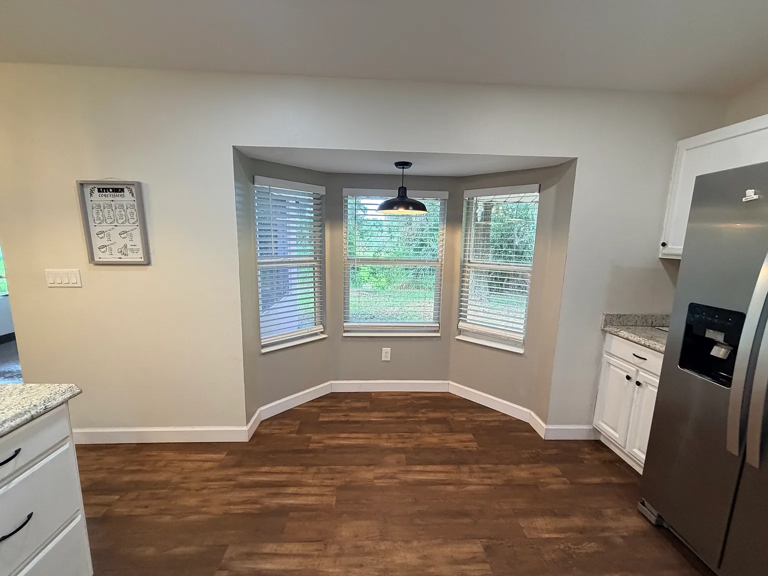 3 bed, 1570 sqft, $2,056 — Photo 3