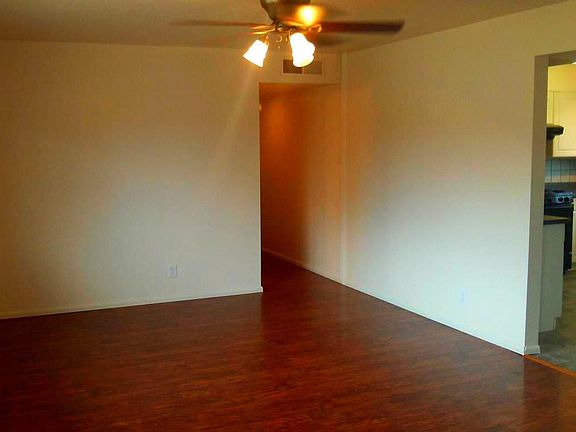 3rd image of 5829 Plaza Paseo St NW