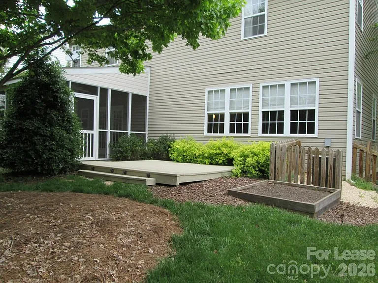 9513 Wilson Hall Dr — Photo 28