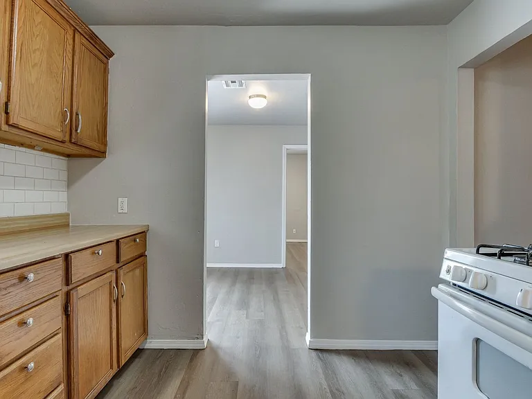 1005 SW 63rd St — Photo 26