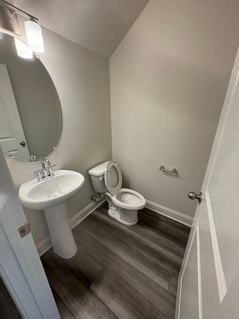 For Lease- Townhome 1.5 Miles From I40! — Photo 4