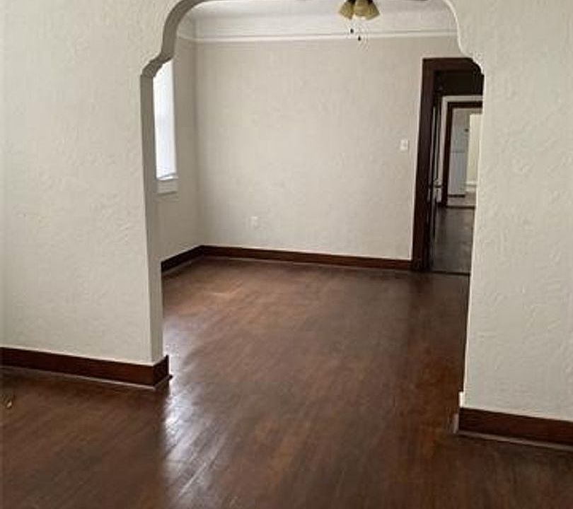 2nd image of 2835 Orleans Ave #2