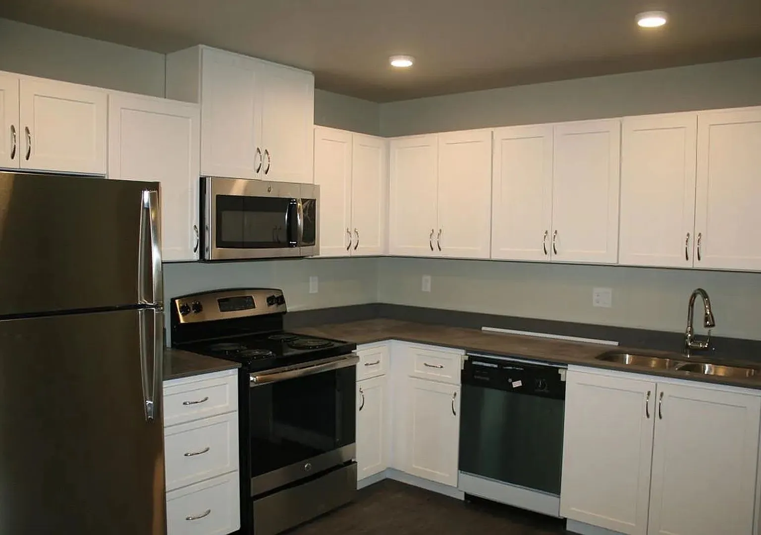 2 Bedroom Apartment close to the Old Mill — Photo 4