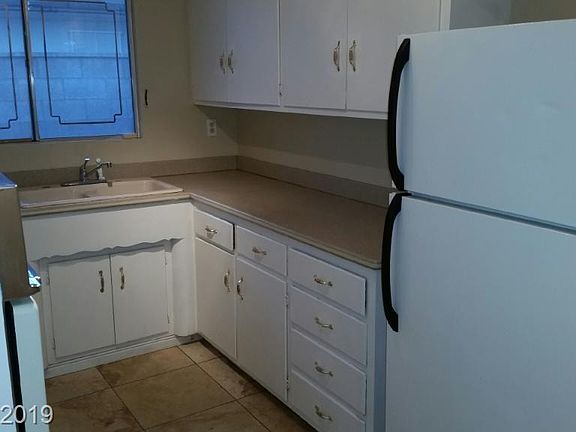 3rd image of 1413 Hillside Pl