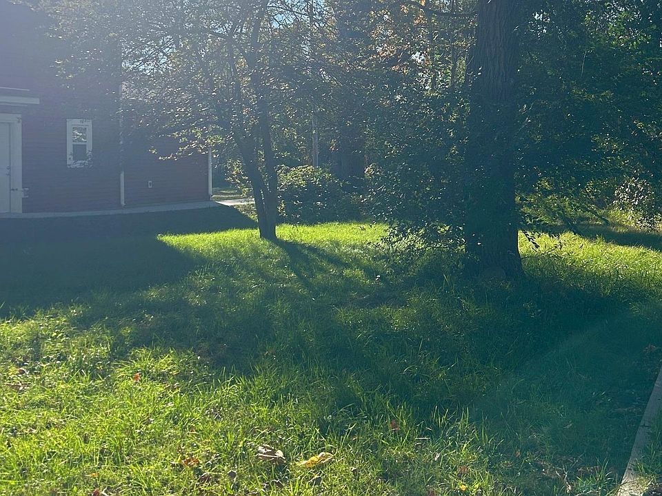 2nd image of 817 Cleveland Ave