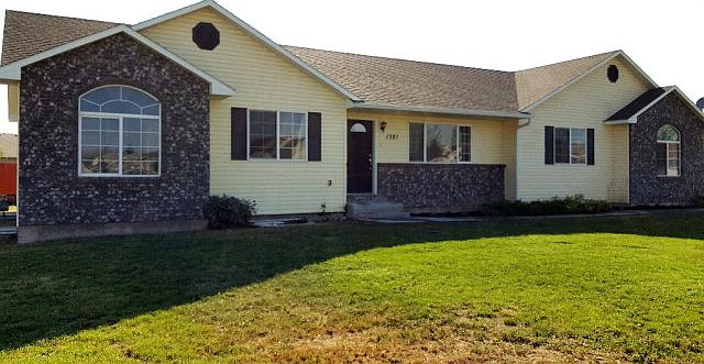 1st image of 1381 N Avon Ln