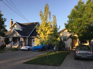 565 Elm St, Mount Angel, OR 97362