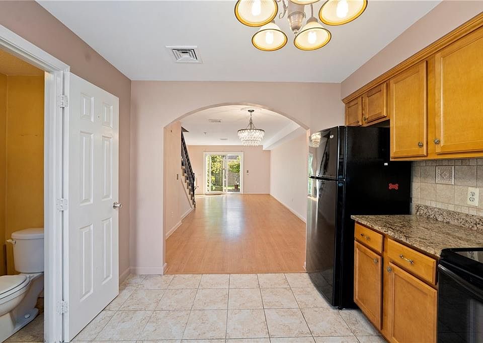 35 Dale Ave Johnston RI Zillow