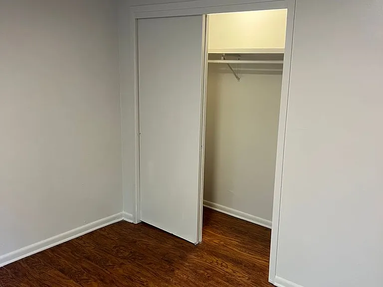 134 N Meyers Dr — Photo 9