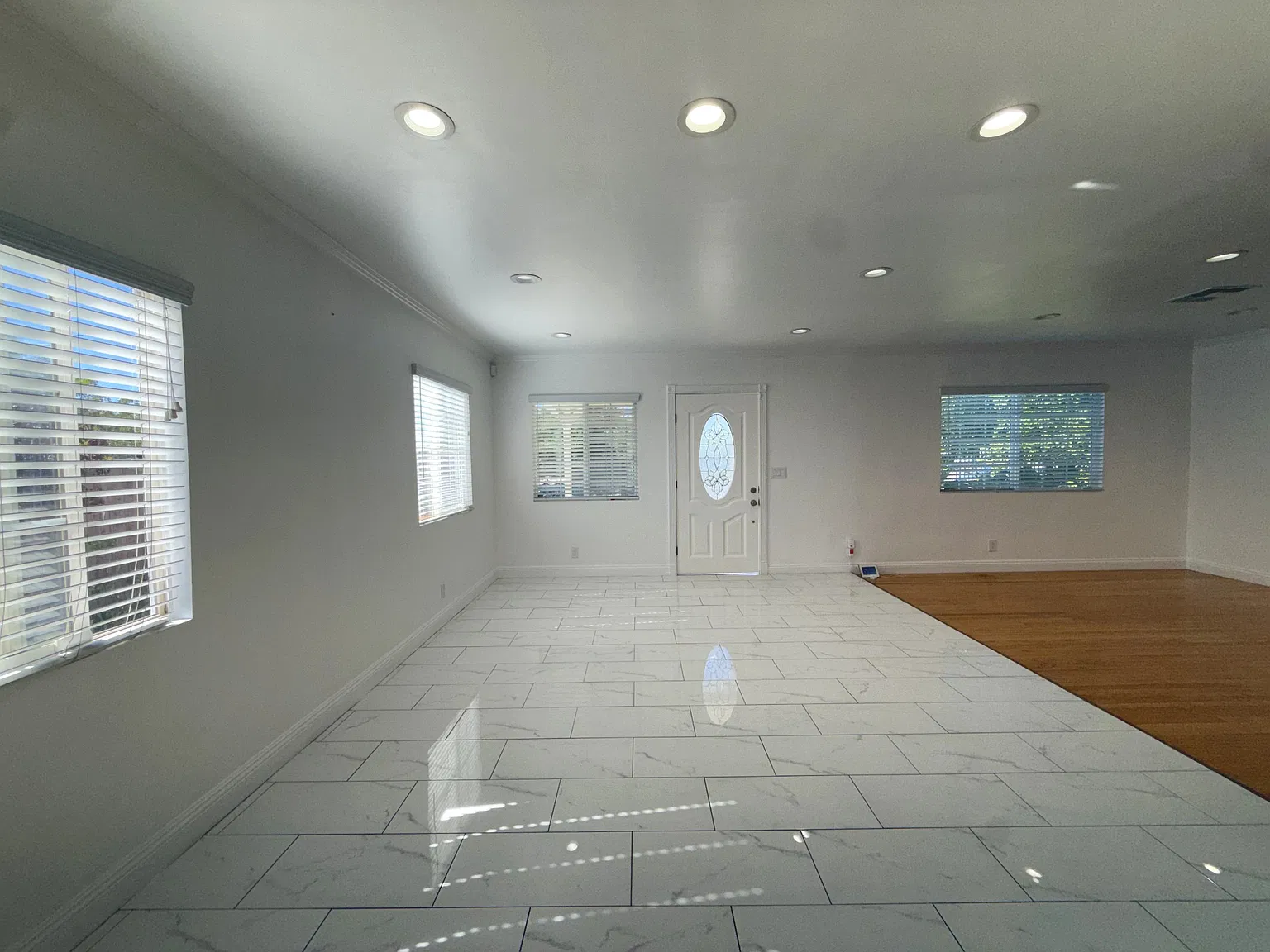 3 bed, 2.5 bath, 1153 sqft, $4,450 — Photo 3
