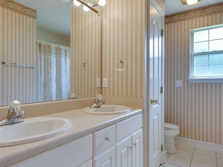1230 Ronds Pointe Dr E — Photo 18