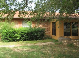 102 Dorthy Orton Dr, Hugo, OK 74743