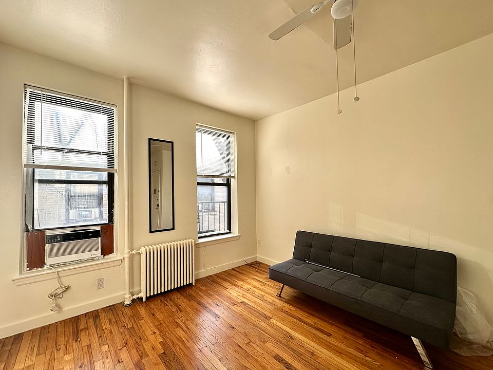 2nd image of 444 W 49th St APT 3A