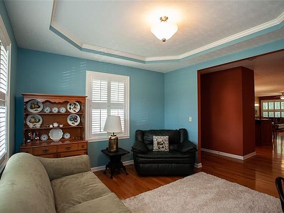 5th image of 10293 River Run Ln